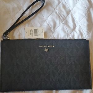 Michael Kors LG Zip Clutuch WrstLT